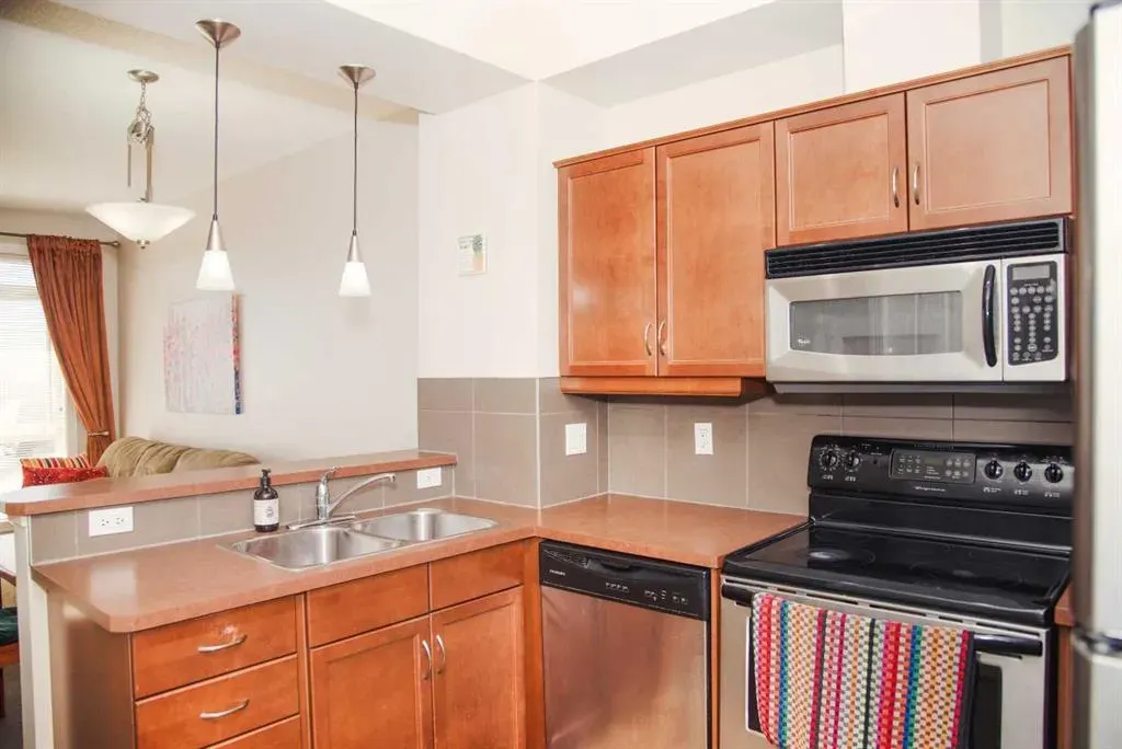 153 Rockyledge Rise NW, #14