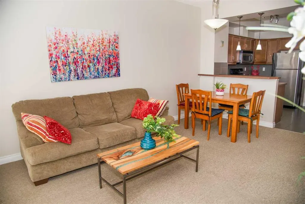 153 Rockyledge Rise NW, #14
