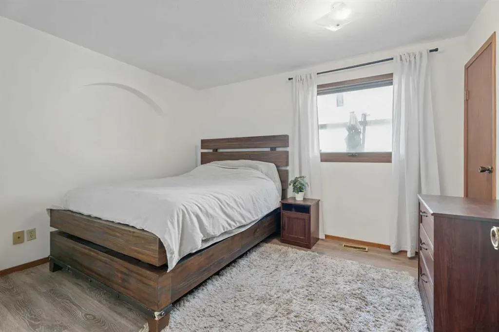 318 Shawnessy Drive SW
