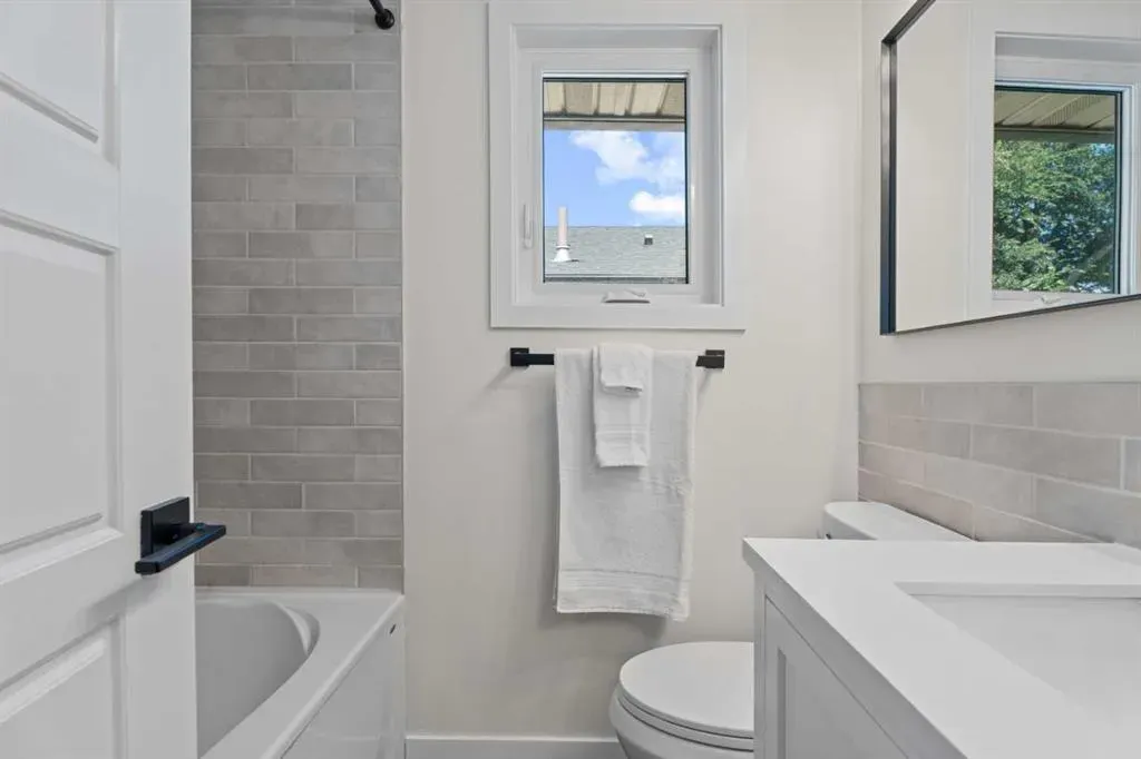 318 Shawnessy Drive SW