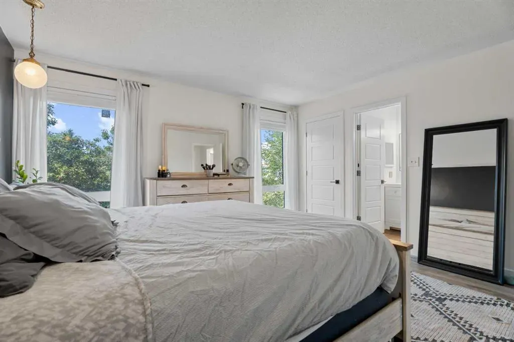 318 Shawnessy Drive SW
