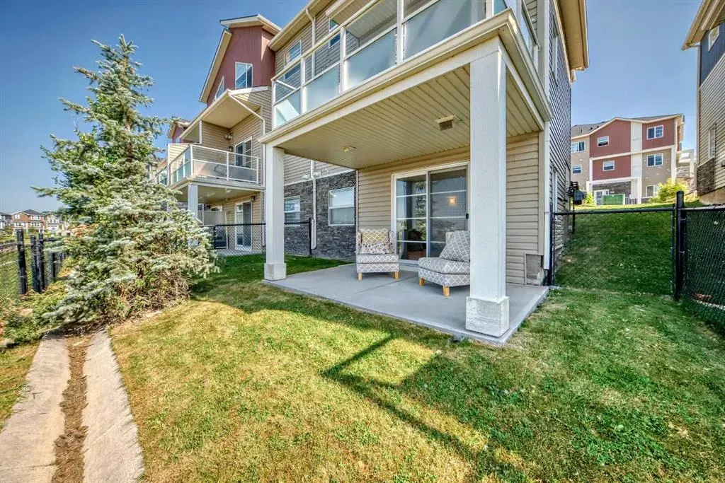520 Redstone View NE