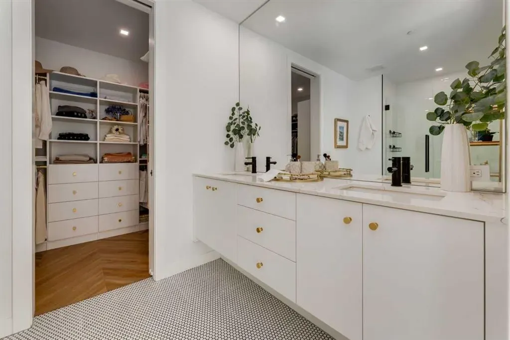 8445 Broadcast Avenue SW, #701