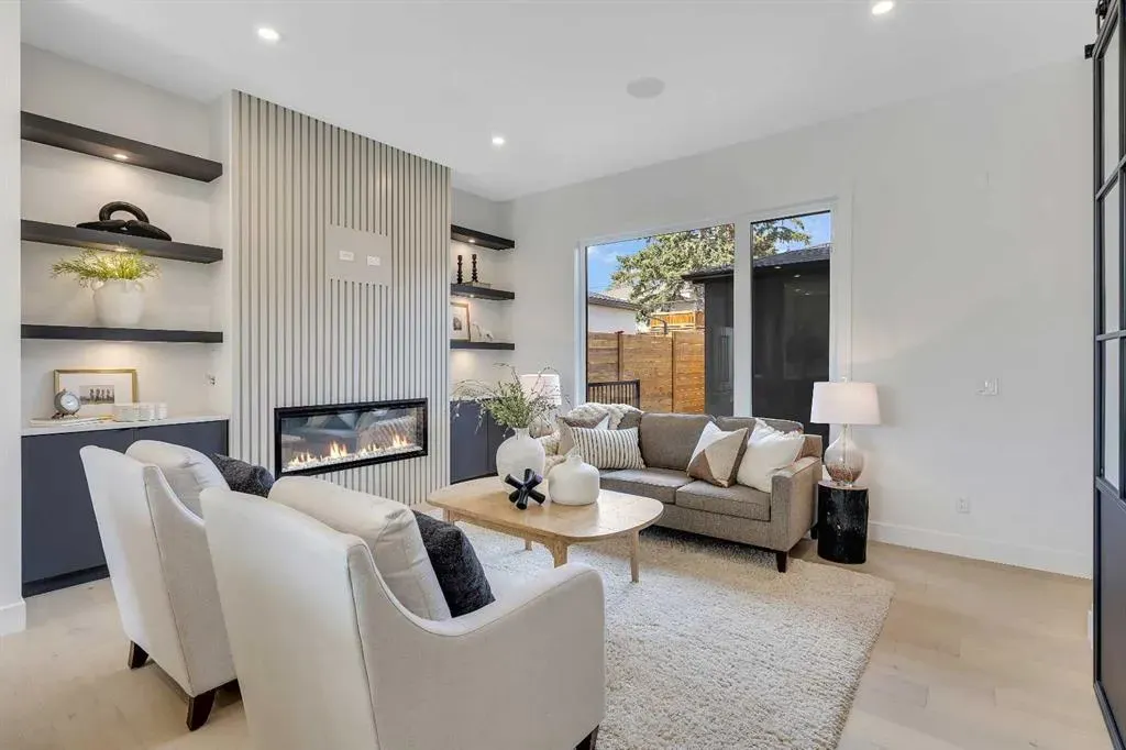 42 Collingwood Place NW