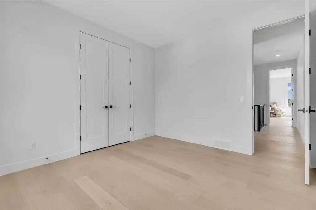 42 Collingwood Place NW