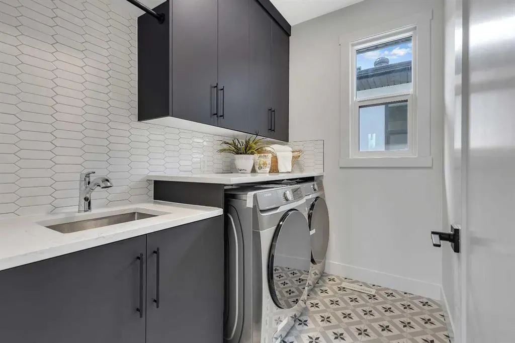 42 Collingwood Place NW