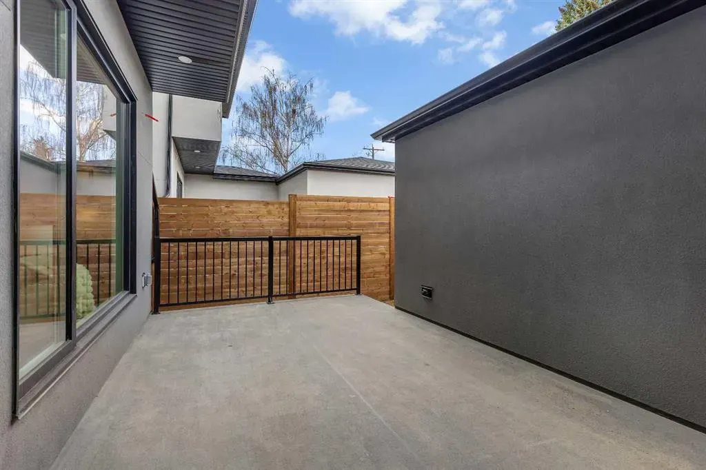 42 Collingwood Place NW
