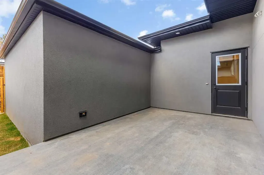 42 Collingwood Place NW