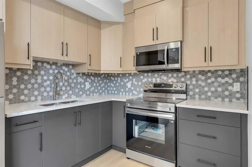42 Collingwood Place NW