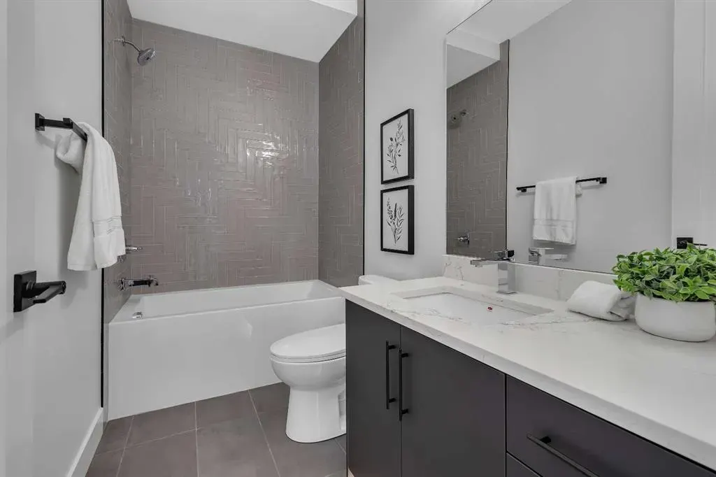 42 Collingwood Place NW