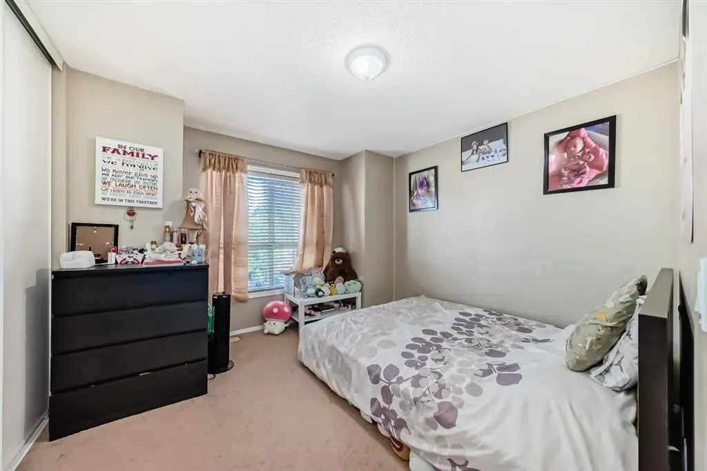 70 Erin Woods Court SE