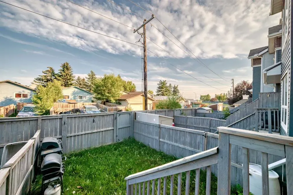 70 Erin Woods Court SE