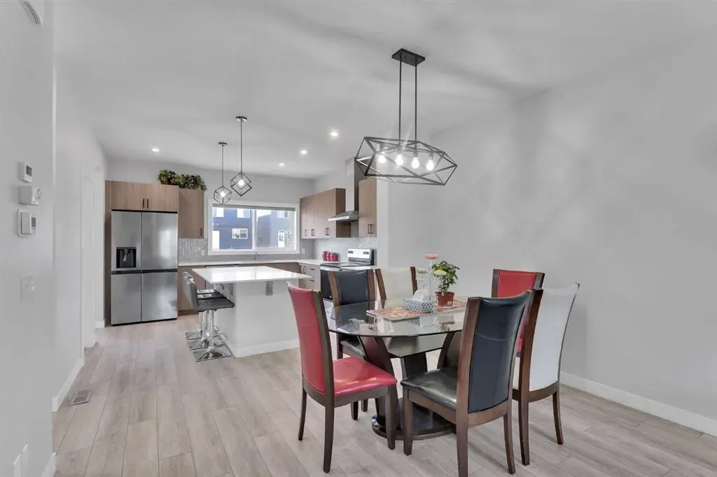 67 Corner Glen Gardens NE