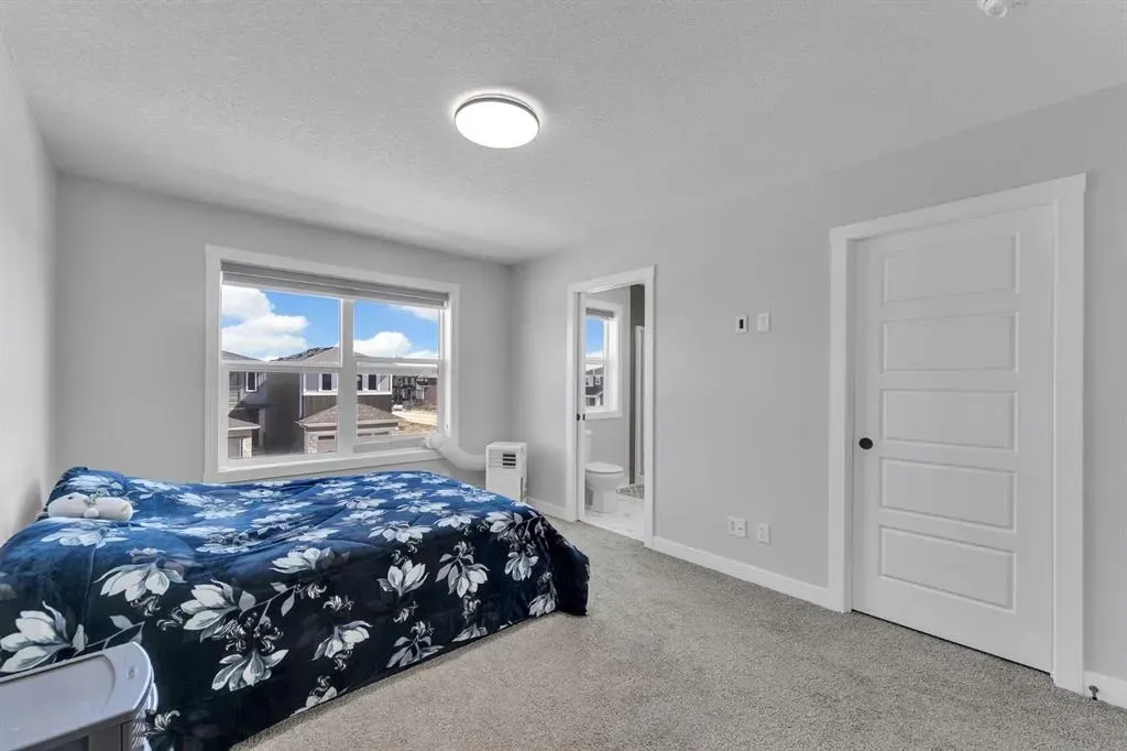 67 Corner Glen Gardens NE