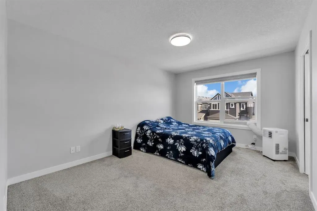 67 Corner Glen Gardens NE