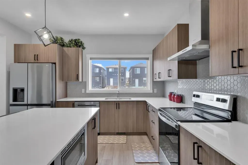 67 Corner Glen Gardens NE