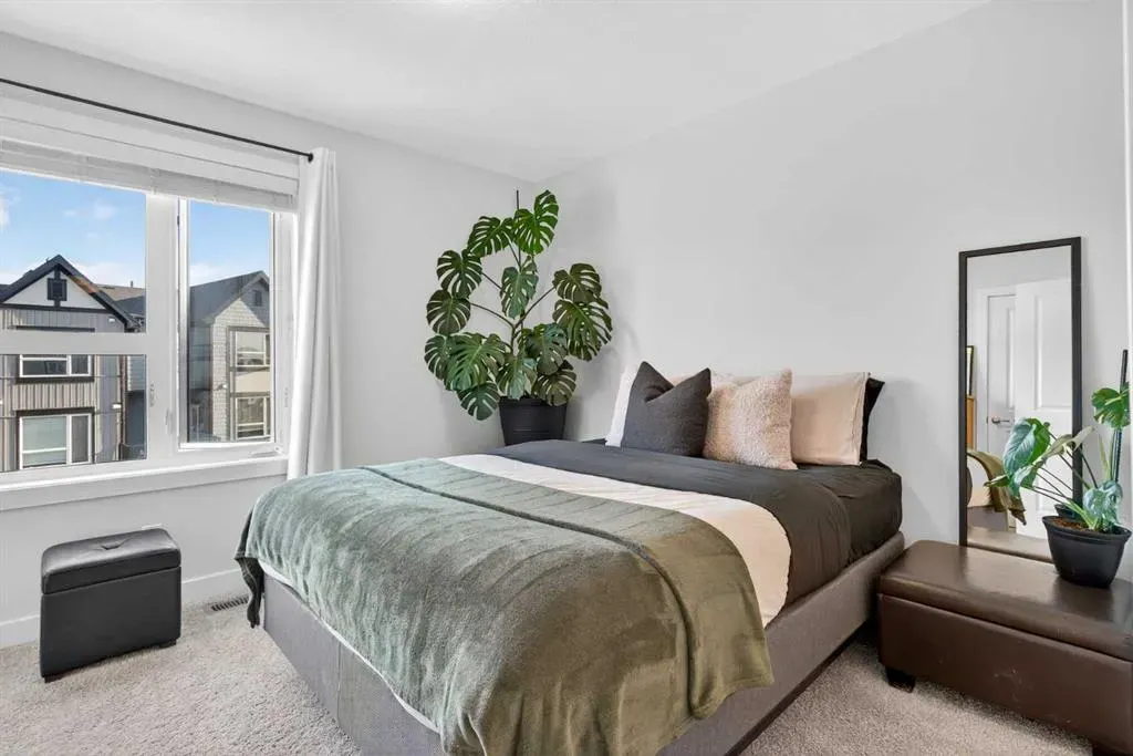 16 Evanscrest Park NW, #104