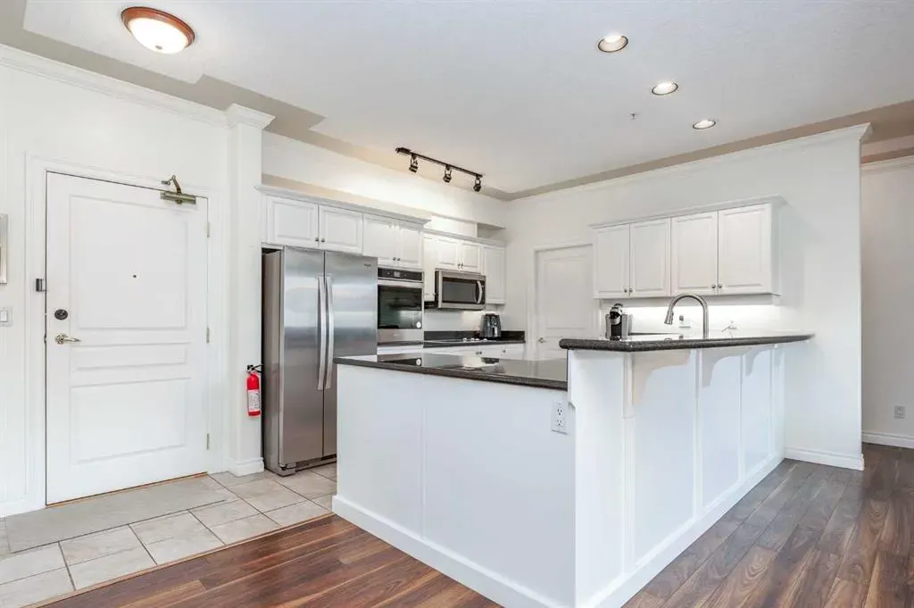 60 24 Avenue SW, #401