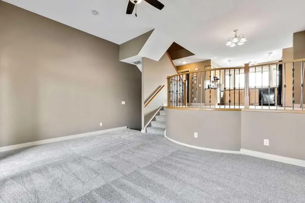 131 Strathcona Circle
