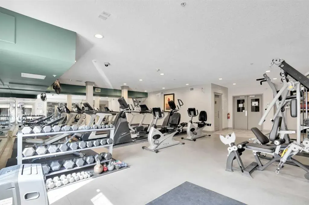 20 Discovery Ridge Close SW, #323