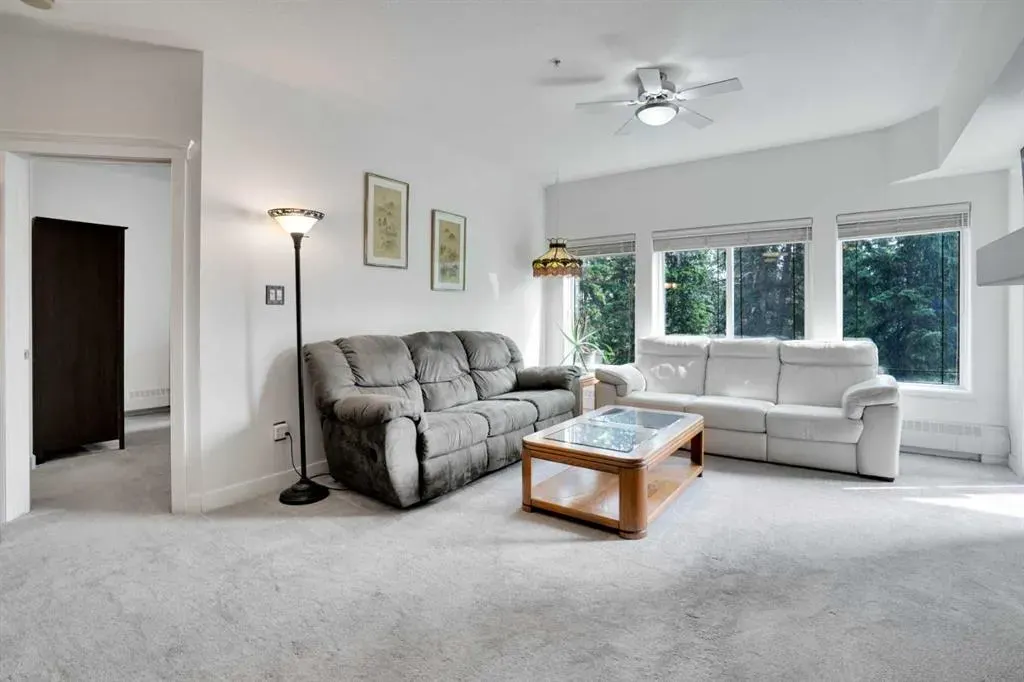 20 Discovery Ridge Close SW, #323