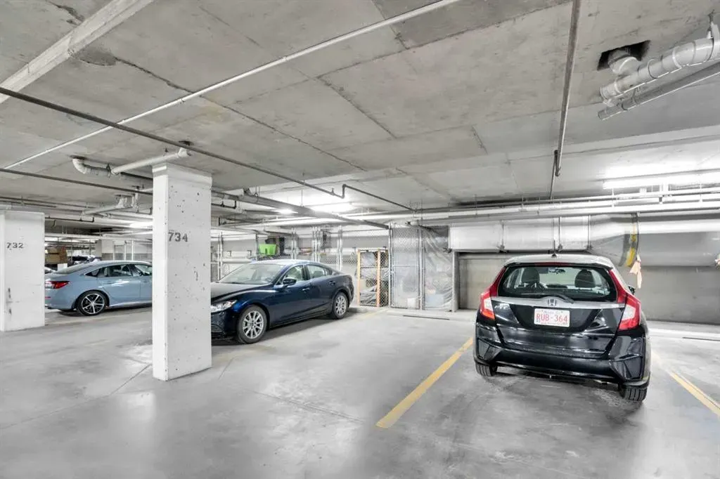 20 Discovery Ridge Close SW, #323