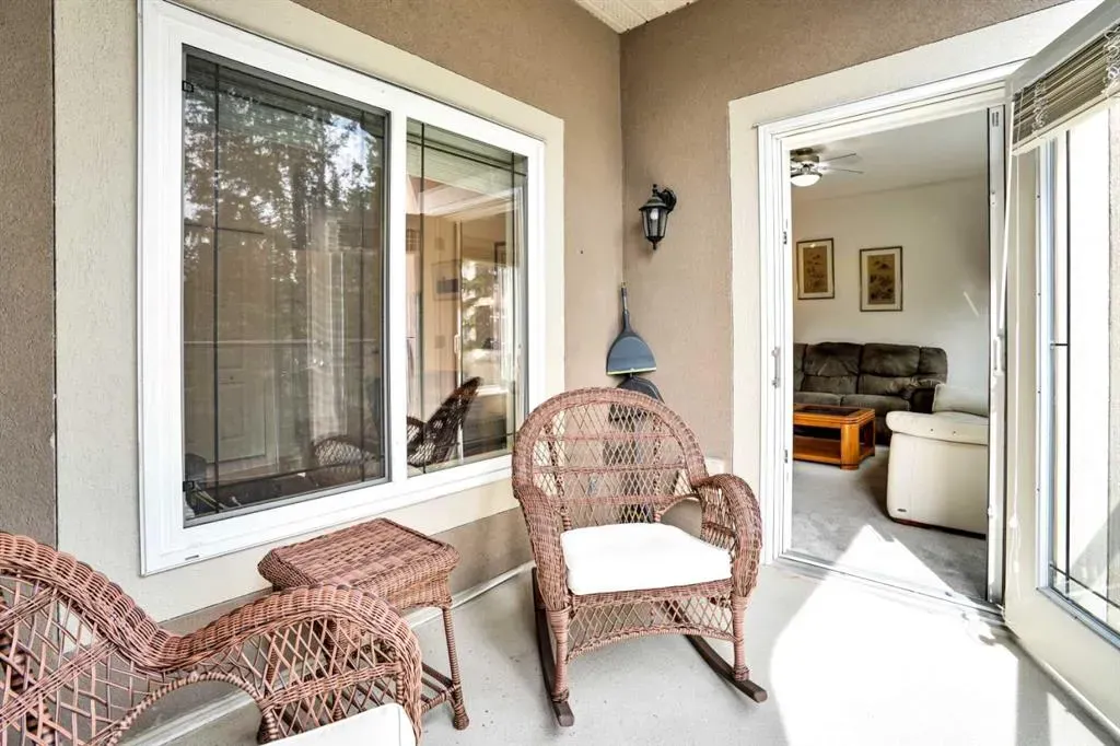 20 Discovery Ridge Close SW, #323