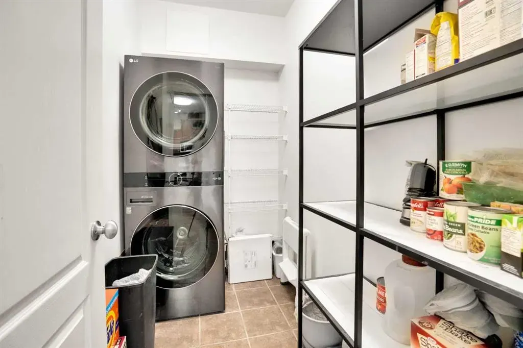 20 Discovery Ridge Close SW, #323
