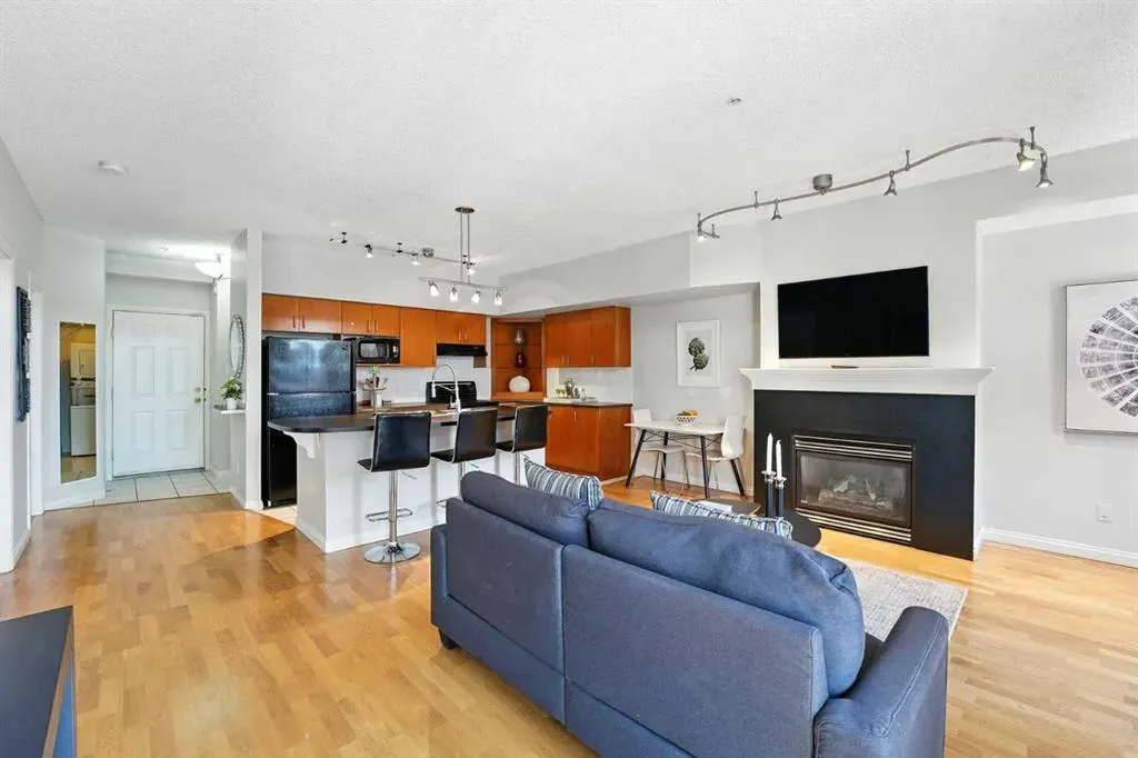 527 15 Avenue SW, #202