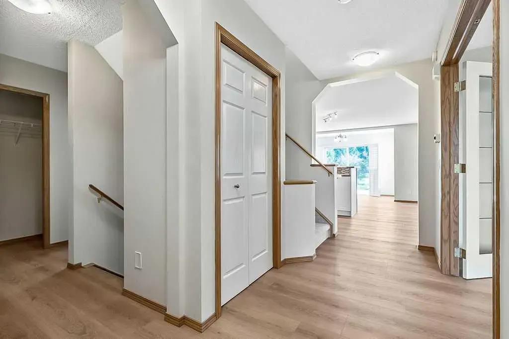 14 Crystalridge Bay