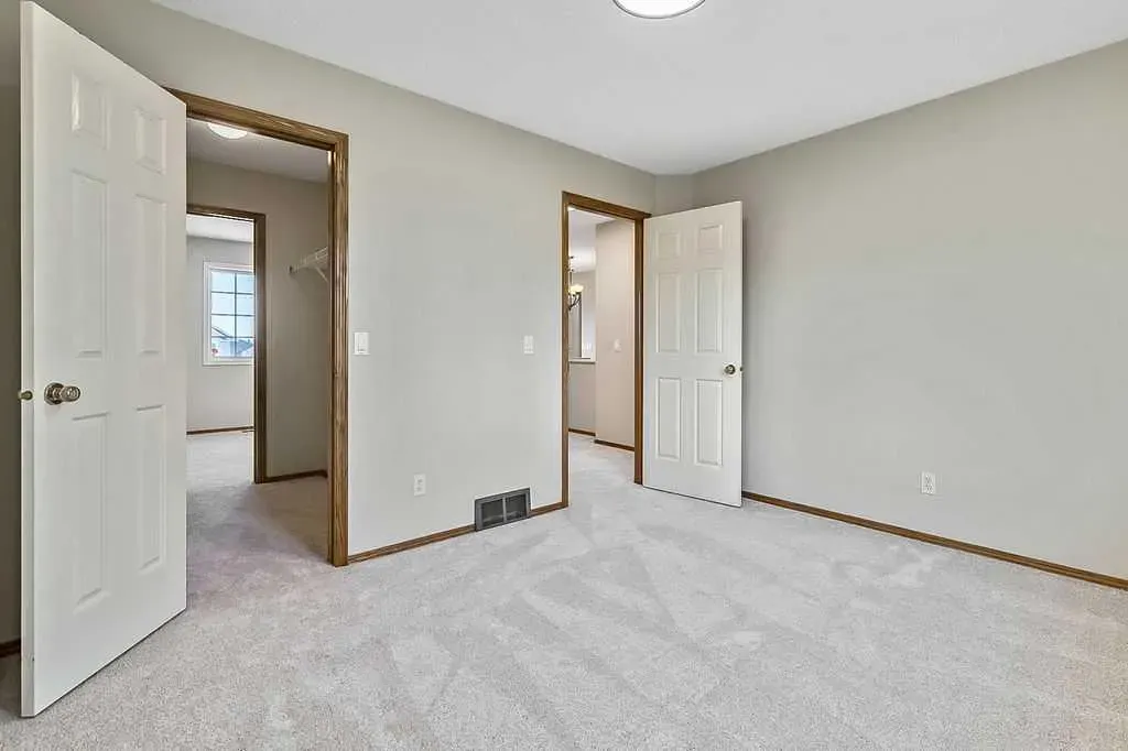 14 Crystalridge Bay