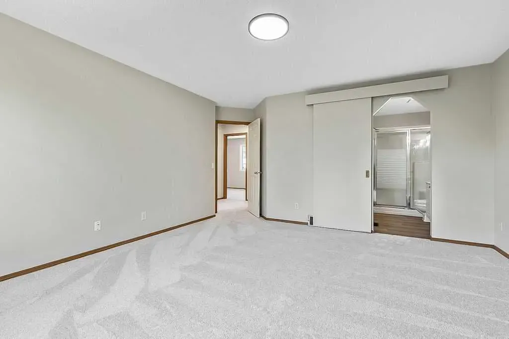 14 Crystalridge Bay