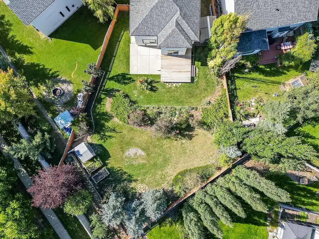 14 Crystalridge Bay