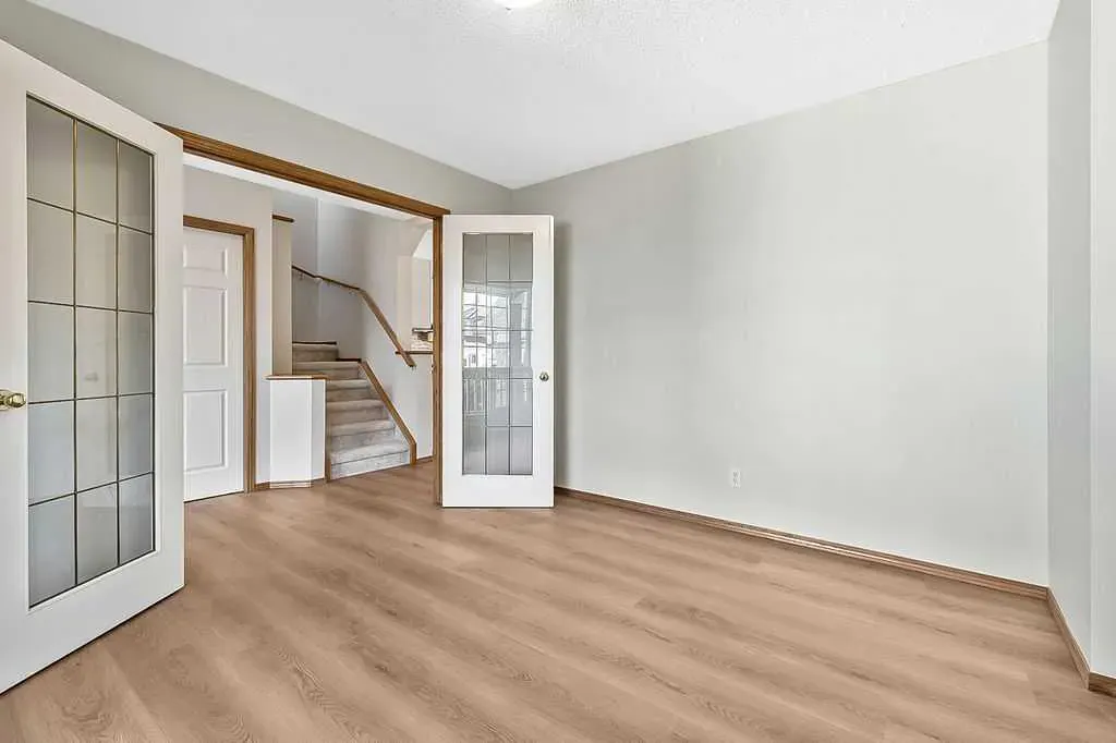 14 Crystalridge Bay