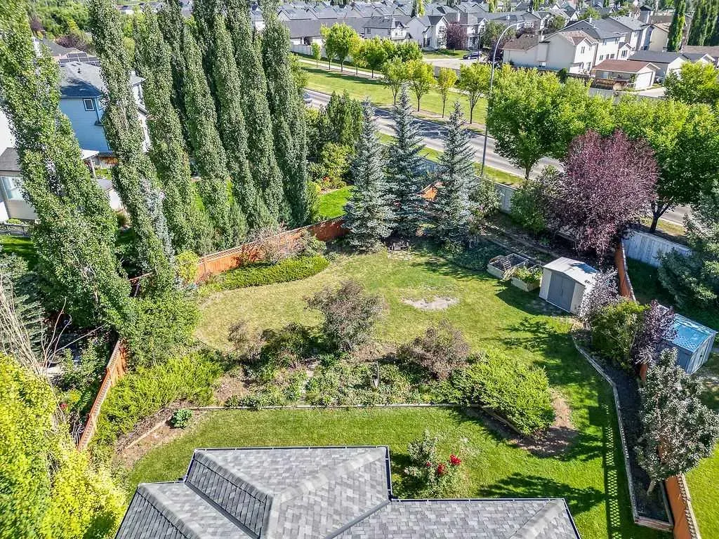 14 Crystalridge Bay