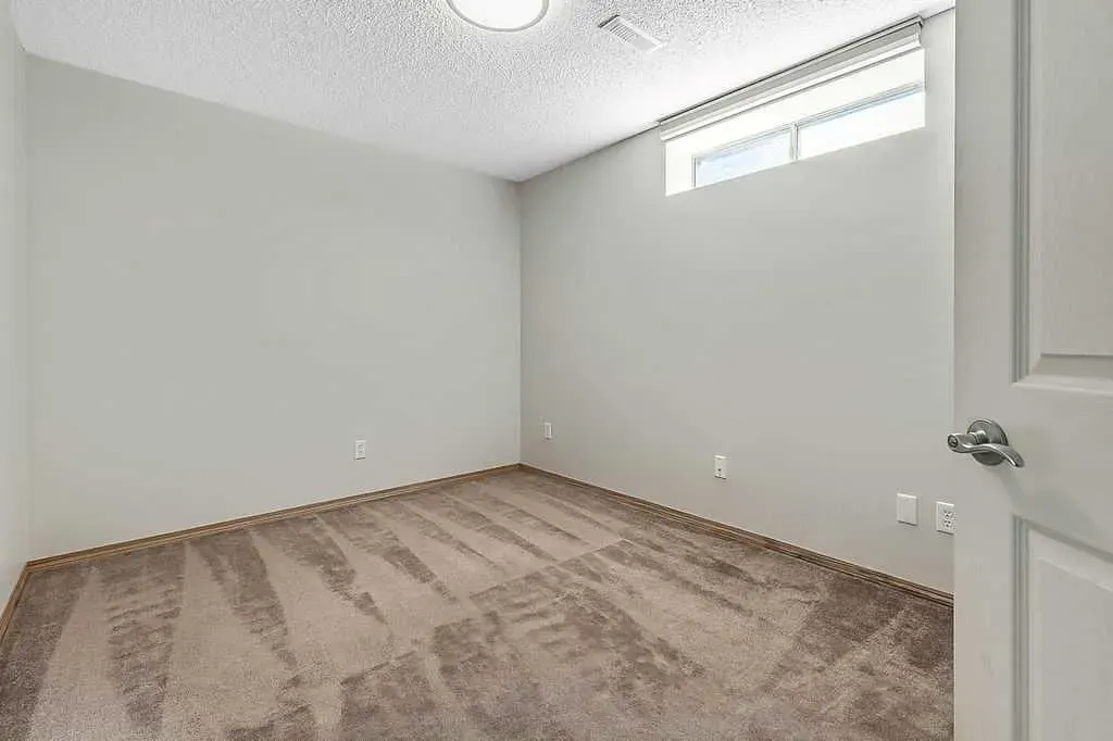 14 Crystalridge Bay