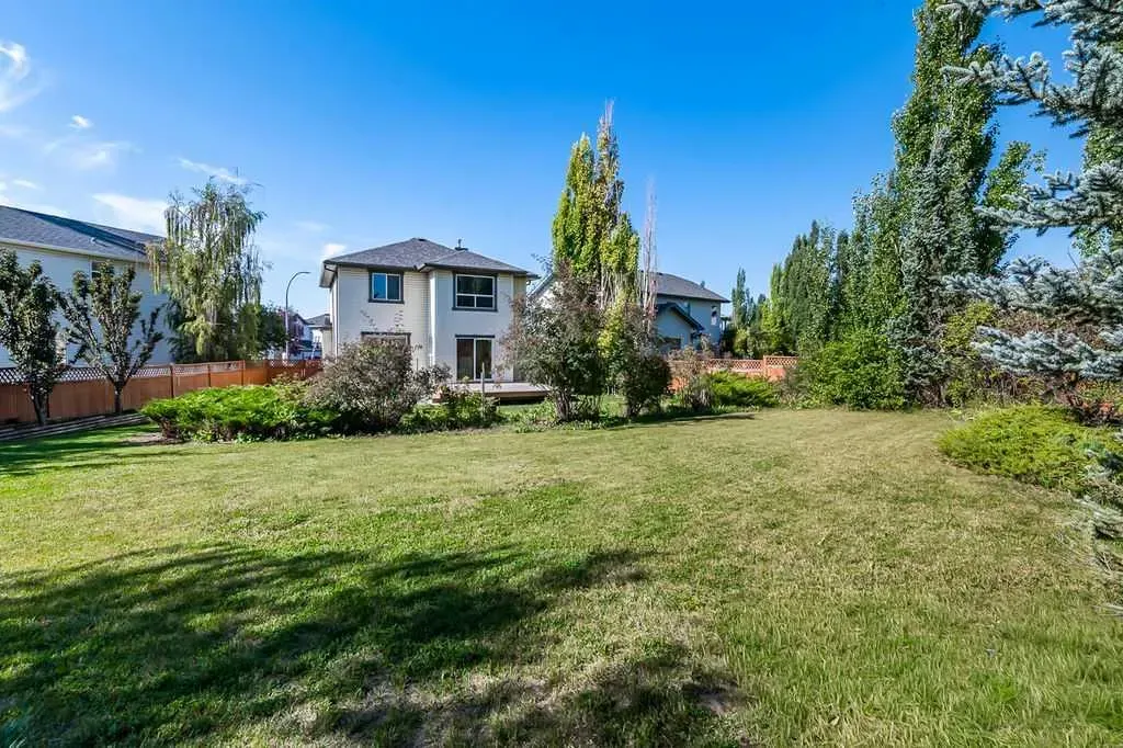 14 Crystalridge Bay