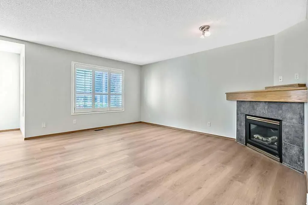 14 Crystalridge Bay