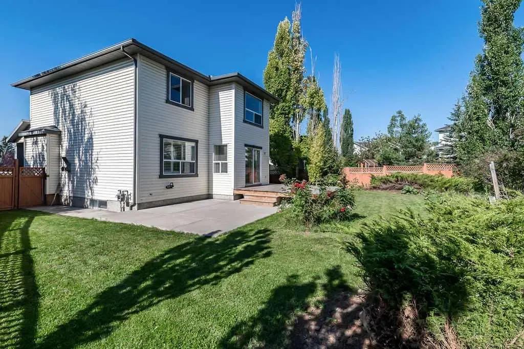 14 Crystalridge Bay