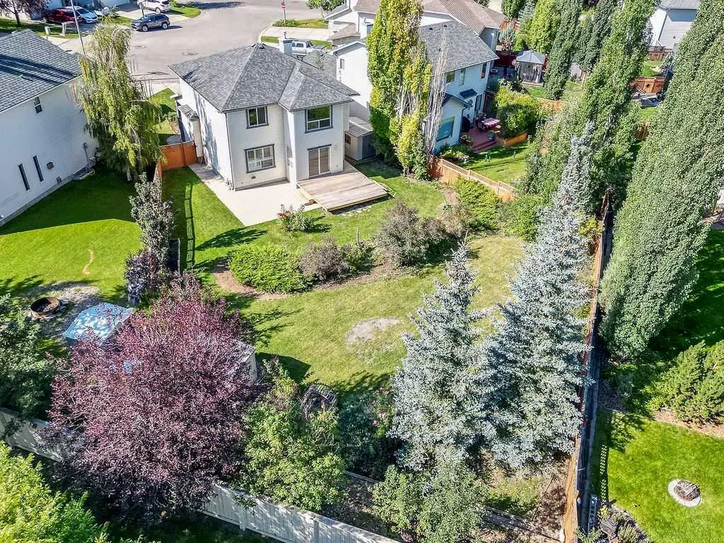 14 Crystalridge Bay