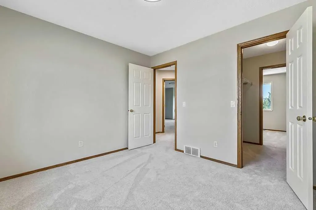 14 Crystalridge Bay