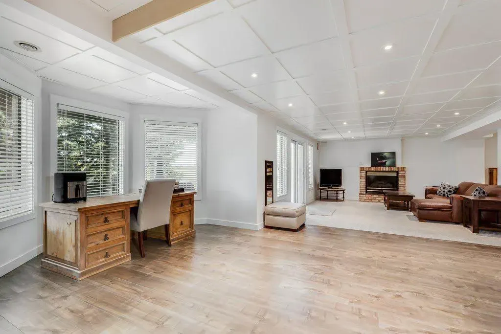 243 Country Hills Close NW