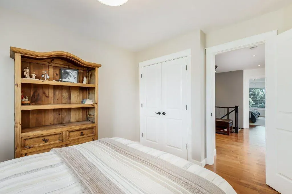 243 Country Hills Close NW