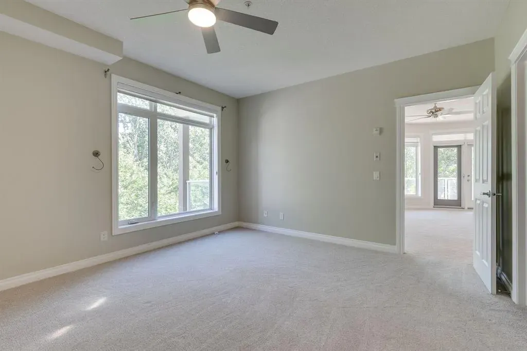 10 Hemlock Crescent SW, #304