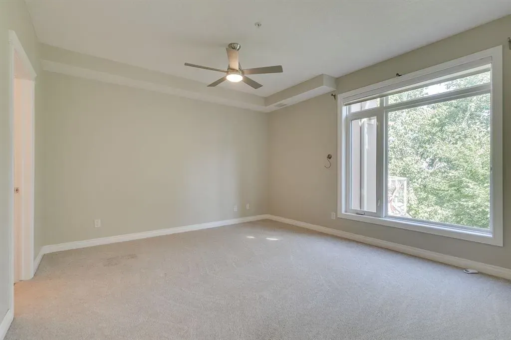 10 Hemlock Crescent SW, #304