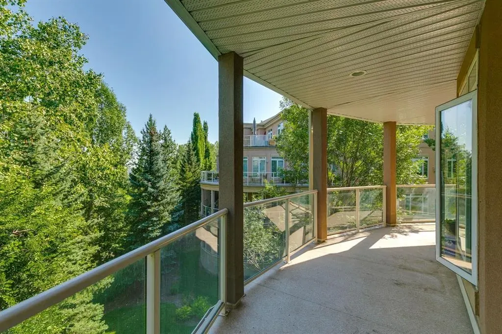 10 Hemlock Crescent SW, #304