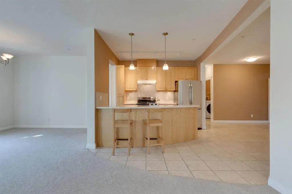 10 Hemlock Crescent SW, #304