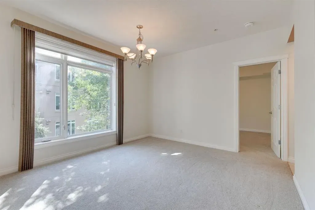 10 Hemlock Crescent SW, #304