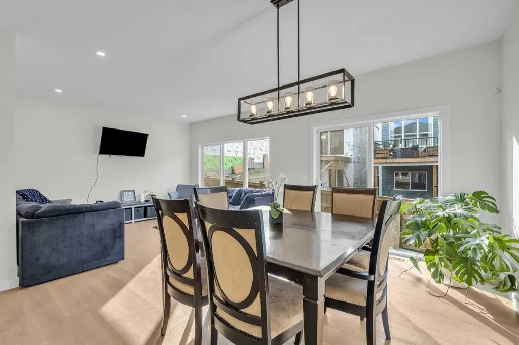 35 Versant View SW
