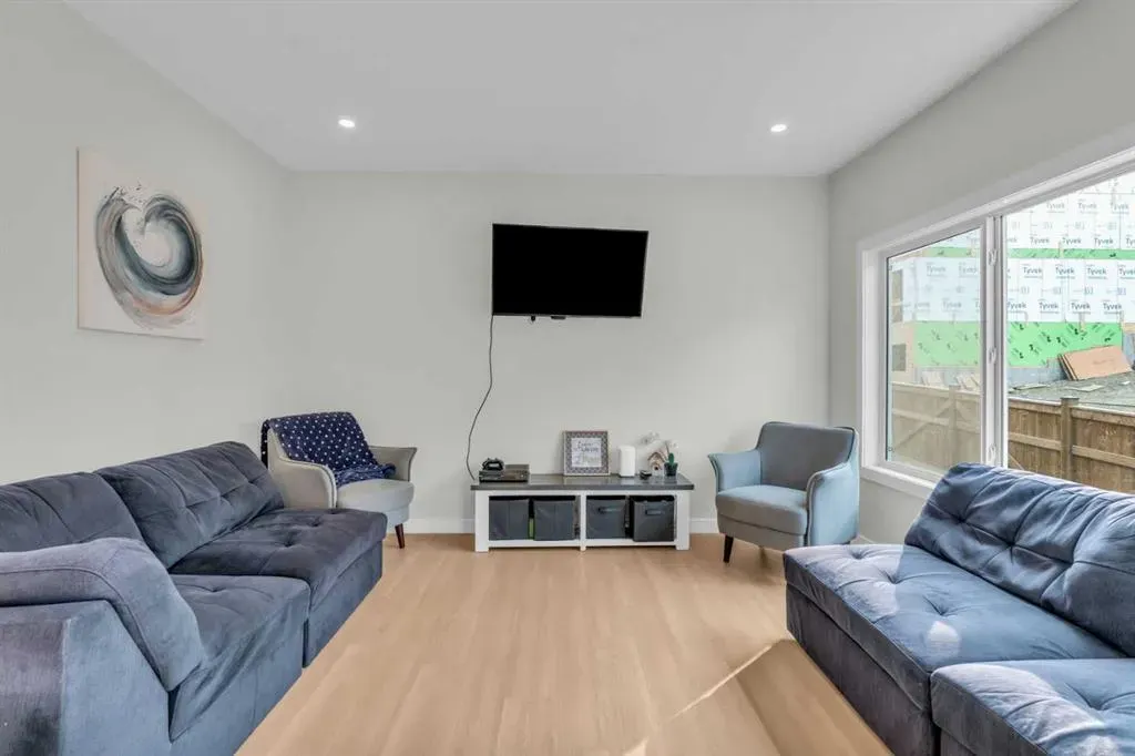35 Versant View SW